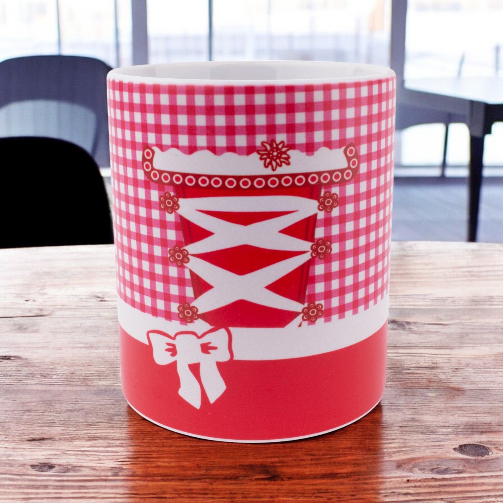 Tasse &quot;Dirndl&quot;